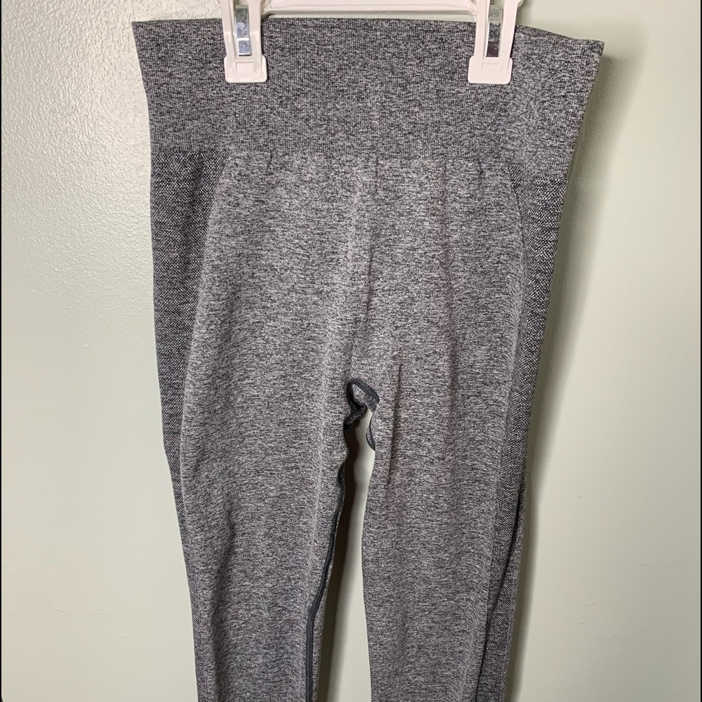 Gymshark, booty contour, no seam grey leggings